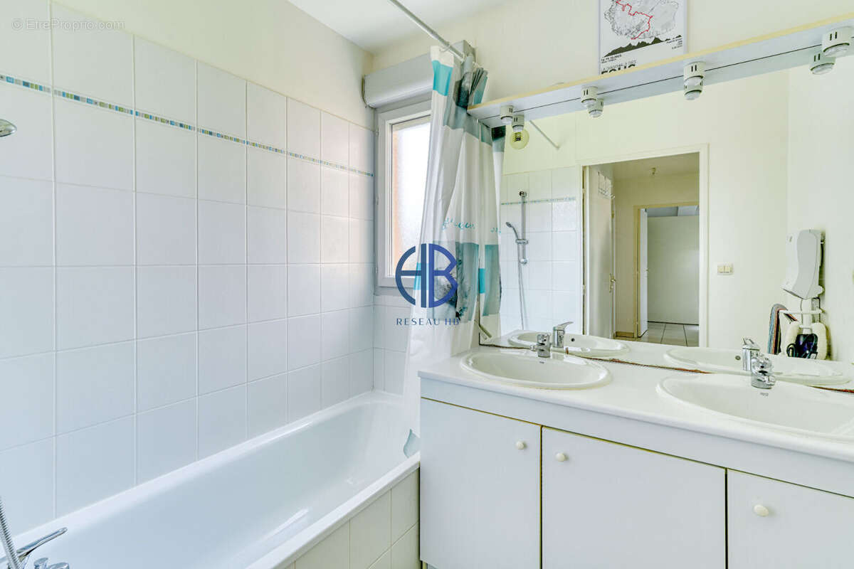 À VENDRE Superbe T4 de 82 m² avec terrasse, piscine et double stationnement ? Villefontaine, - photo 14