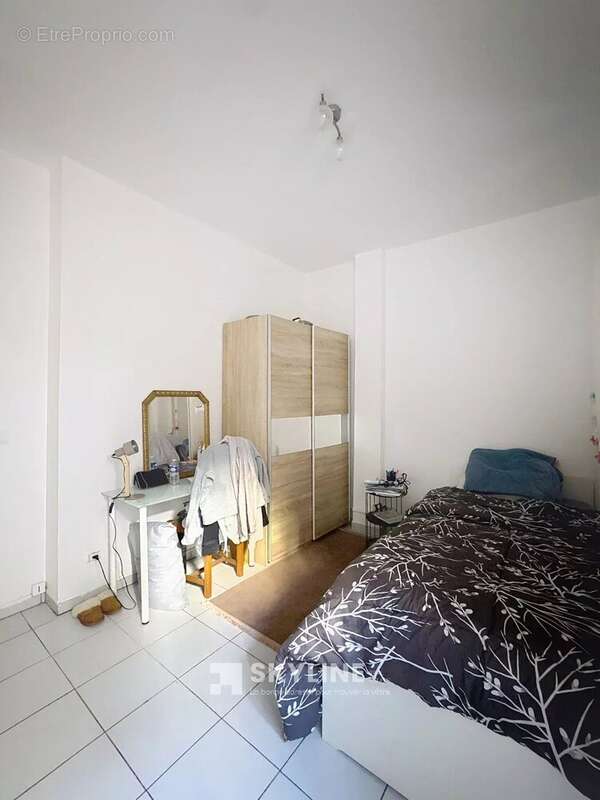 Appartement à MARSEILLE-1E