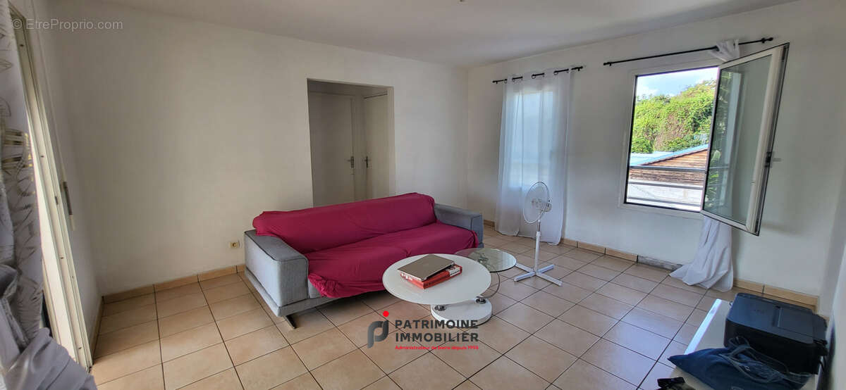 Appartement à LES ABYMES