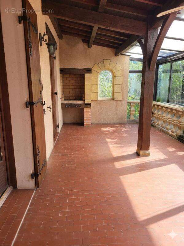 Maison à NOTRE-DAME-DE-SANILHAC