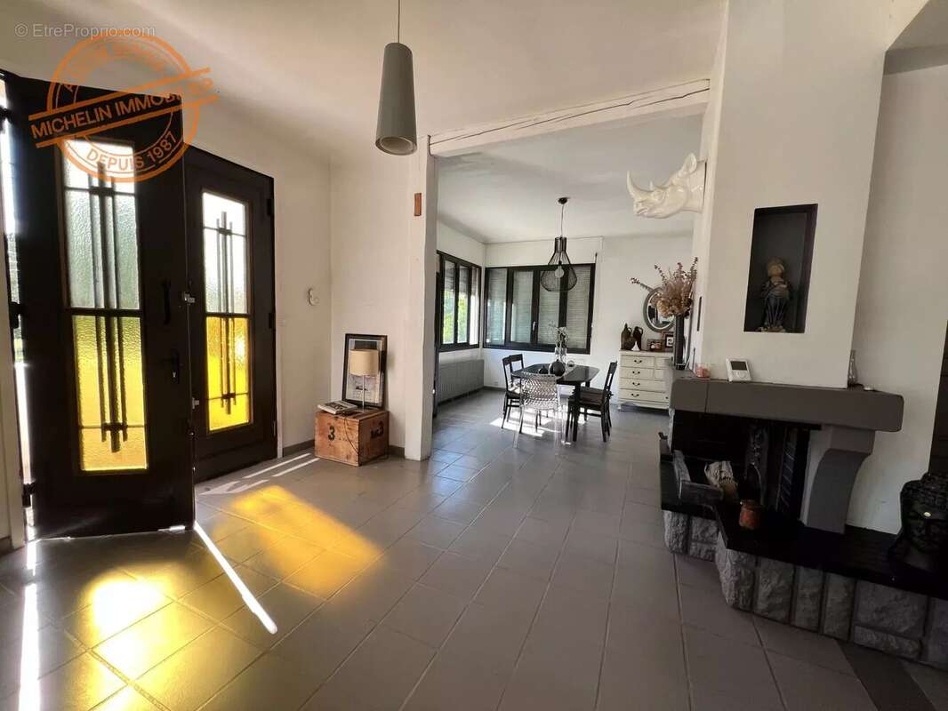 Maison à CHAMPAGNE-AU-MONT-D&#039;OR