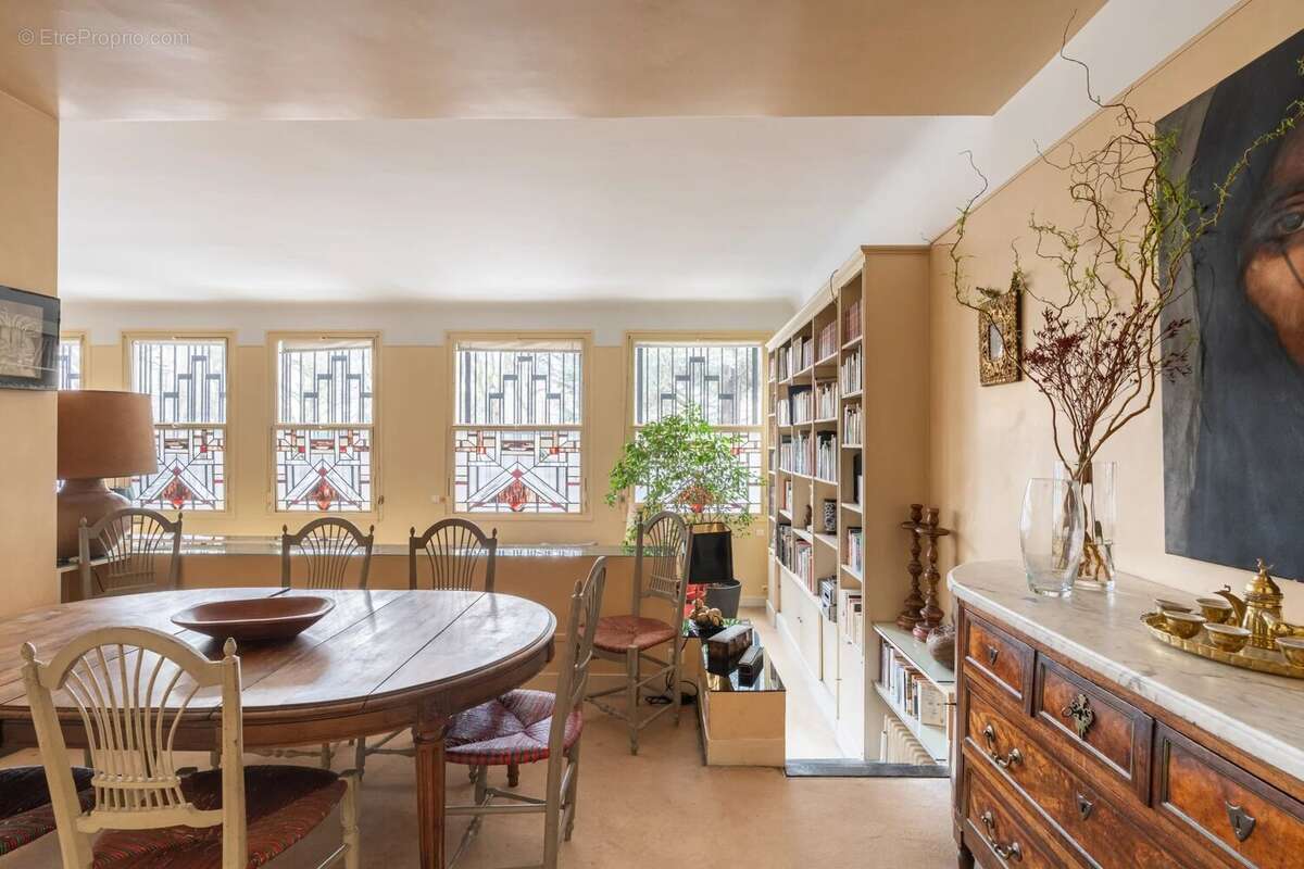 Appartement à NEUILLY-SUR-SEINE