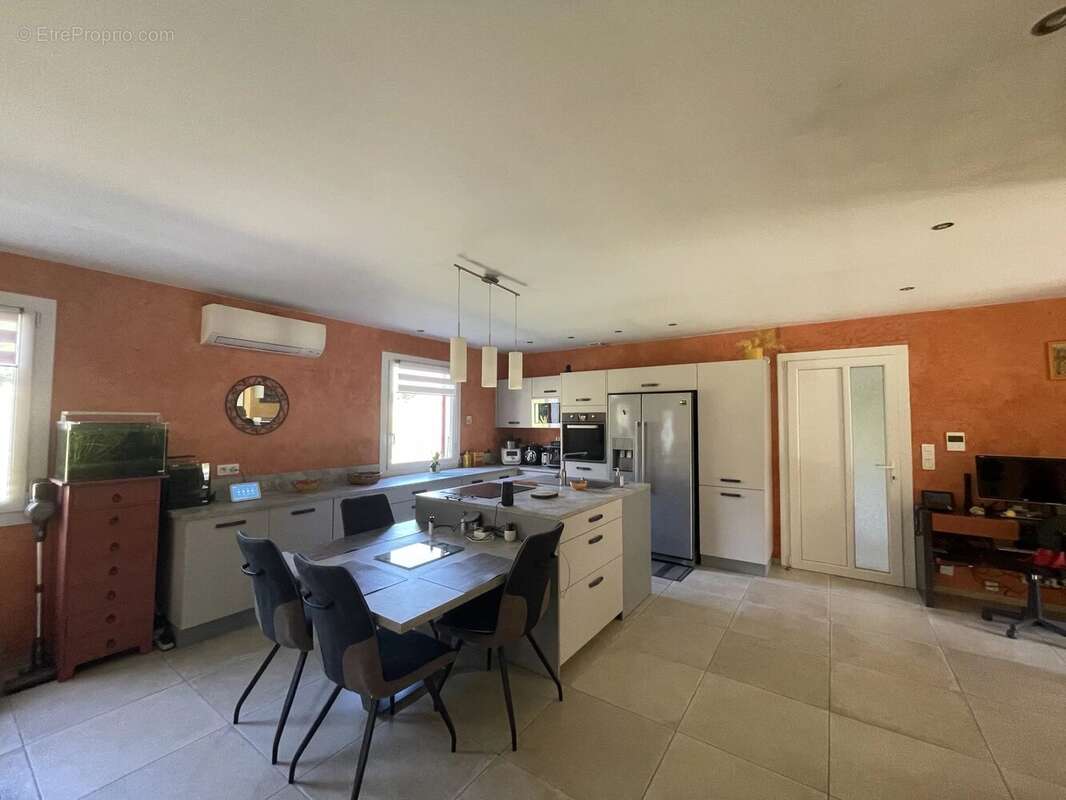 Maison à FIGANIERES