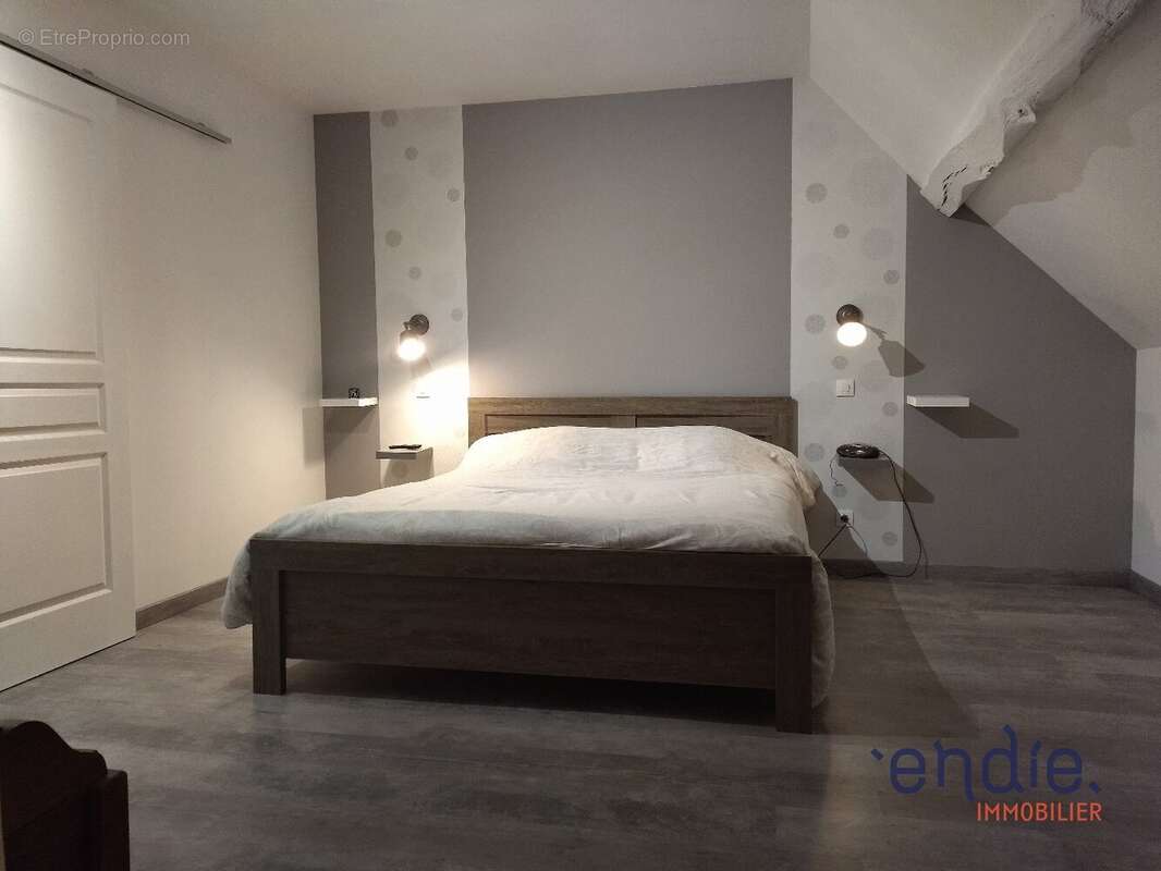 Maison à SAINT-SULPICE