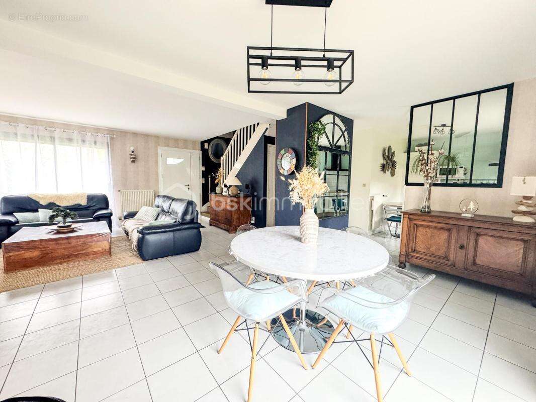 Maison à NOYAL-SUR-VILAINE