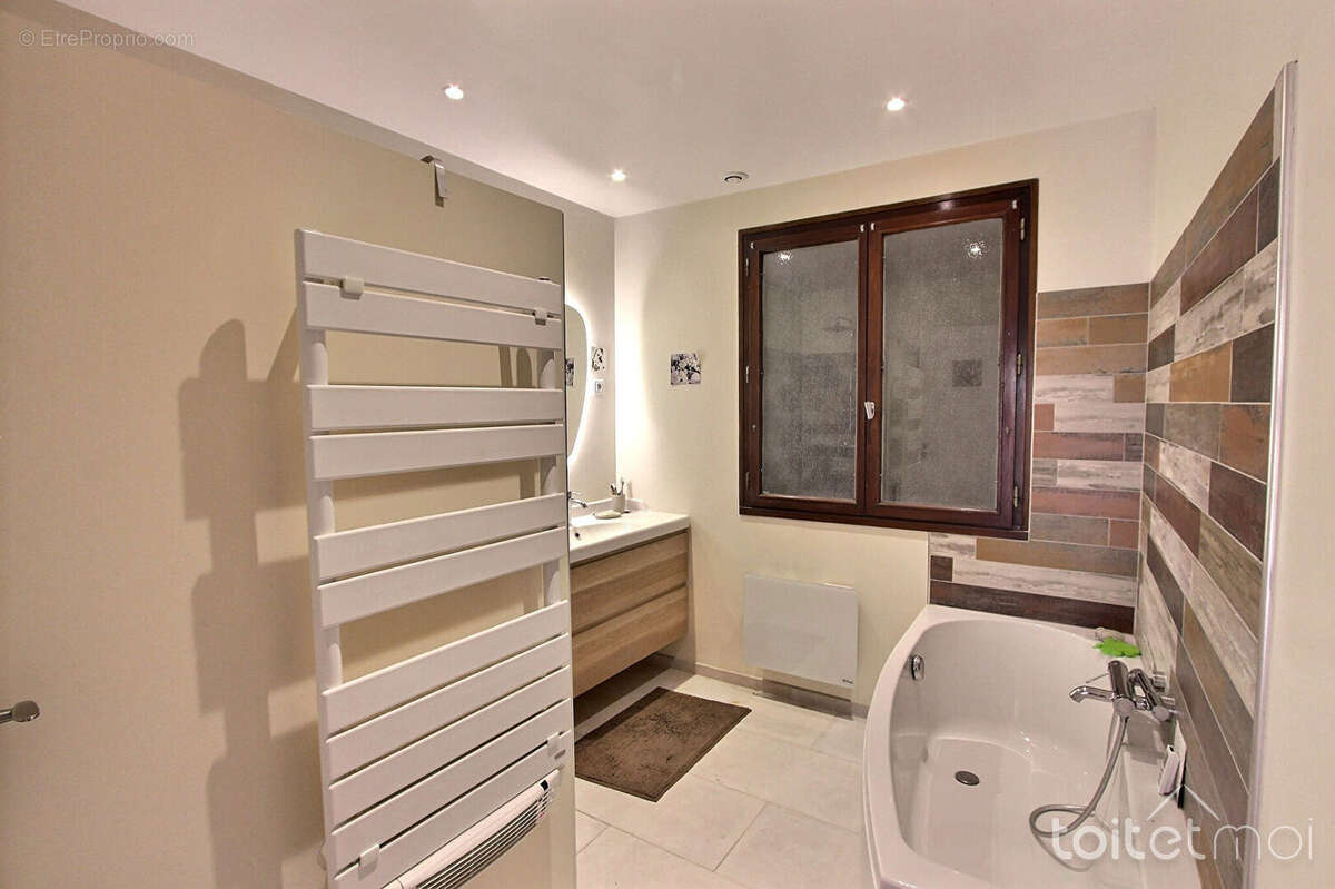 Maison à CERNAY-LA-VILLE