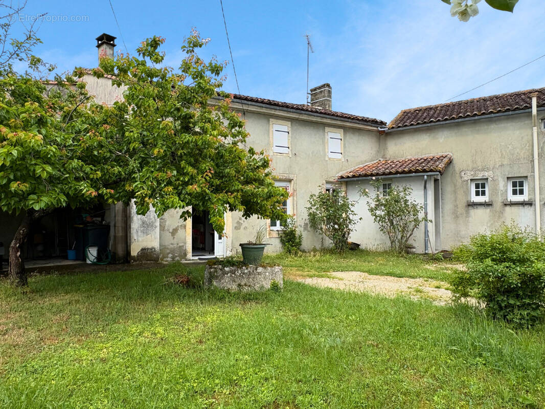 Maison à SAINTE-SEVERE