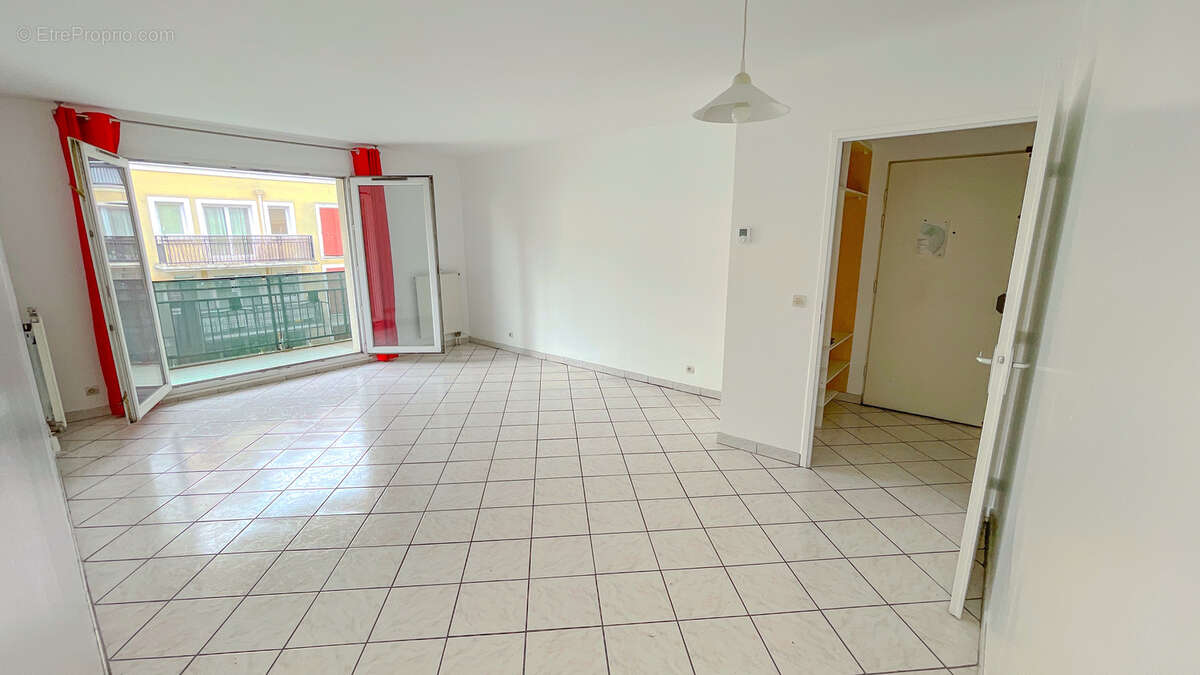 Appartement à VILLENEUVE-LA-GARENNE