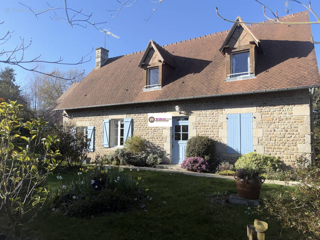 Maison à LE MELE-SUR-SARTHE