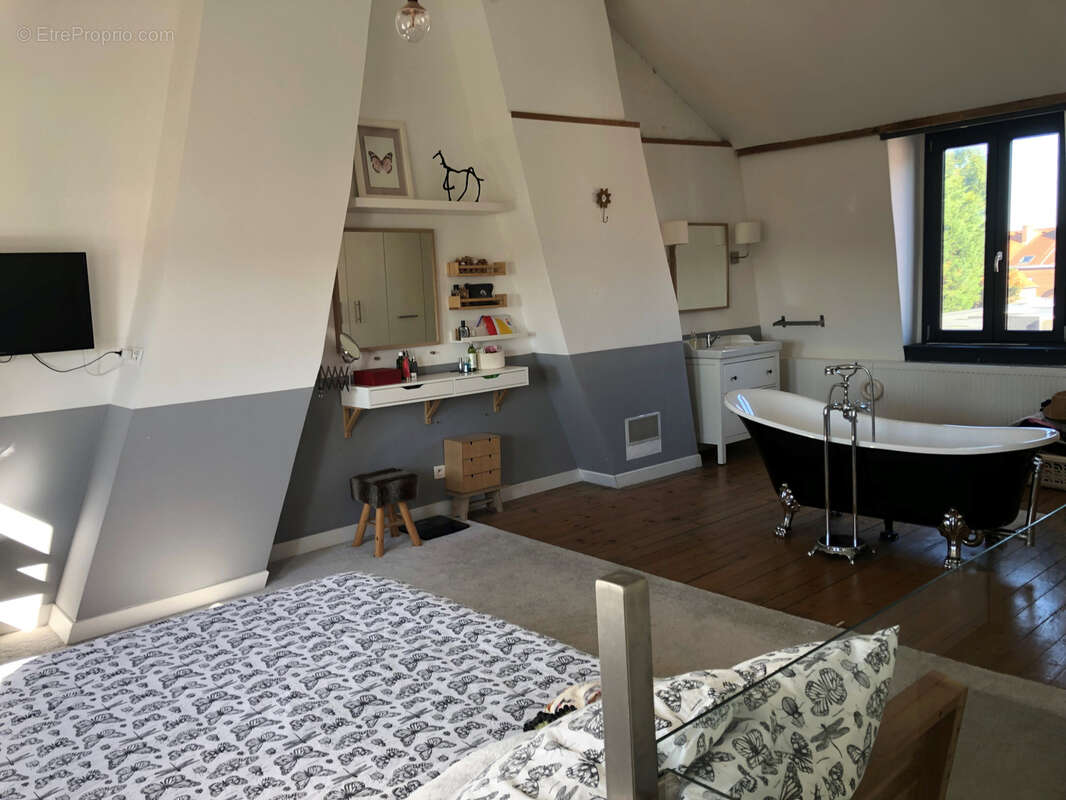 Maison à LA CHAPELLE-D'ARMENTIERES