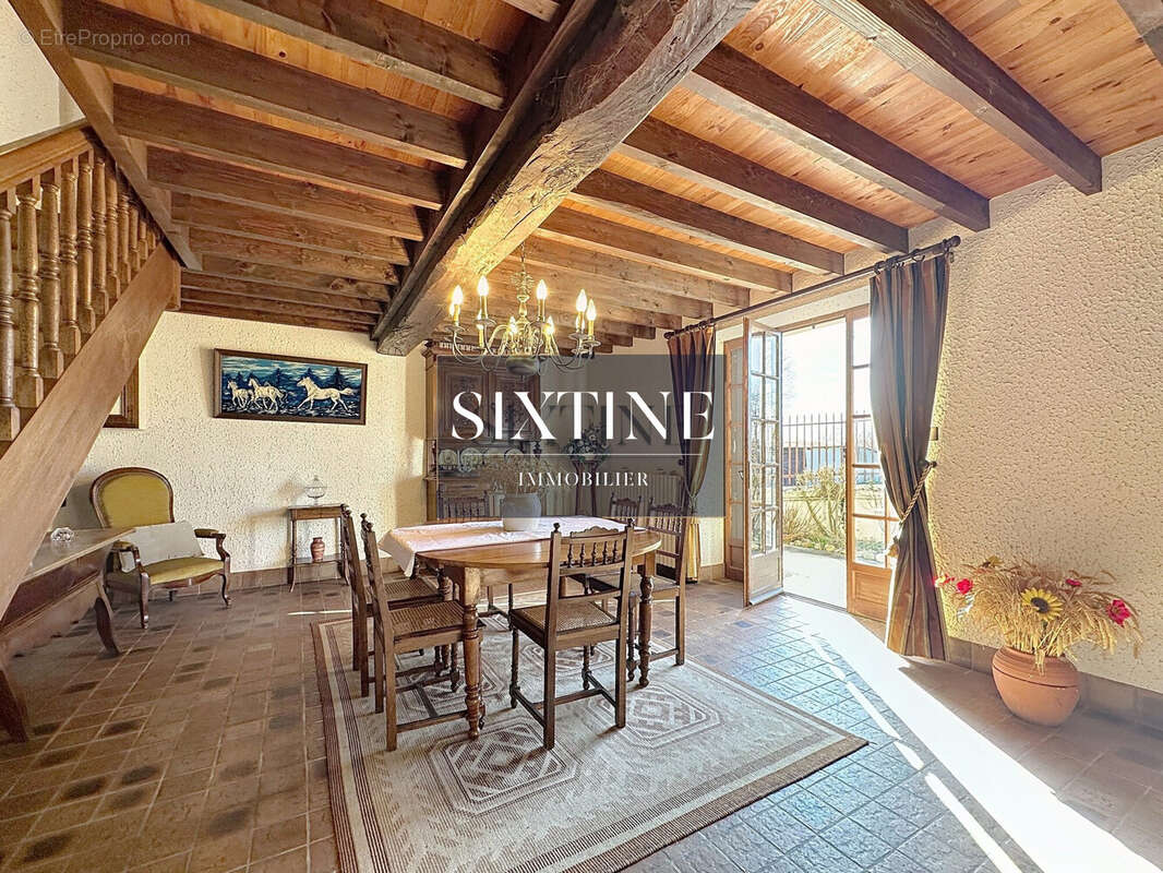 Maison à LA TOUR-DU-PIN