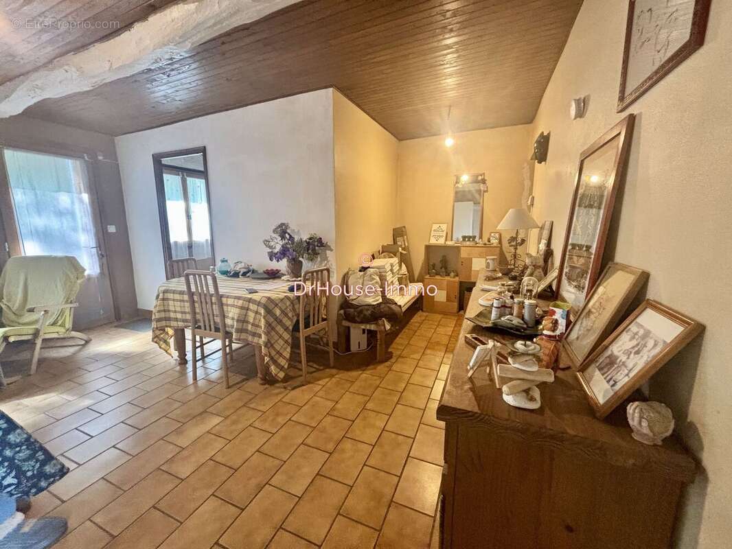 Maison à AGONAC