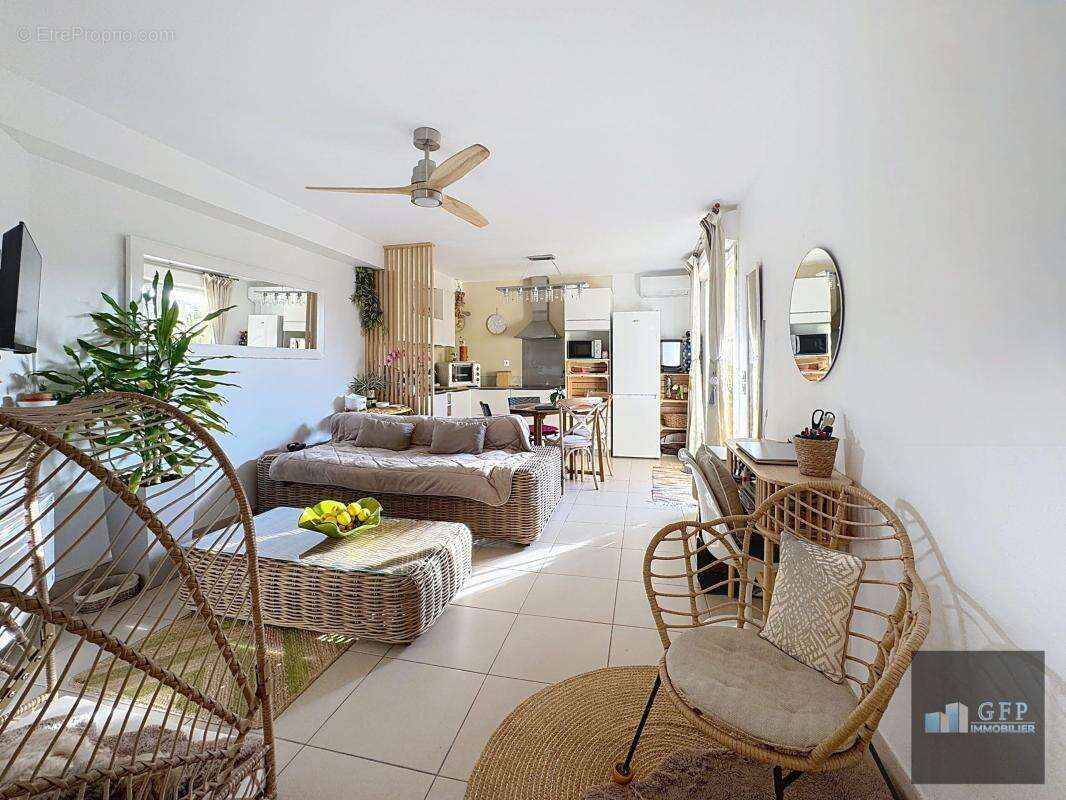 Appartement à BORMES-LES-MIMOSAS