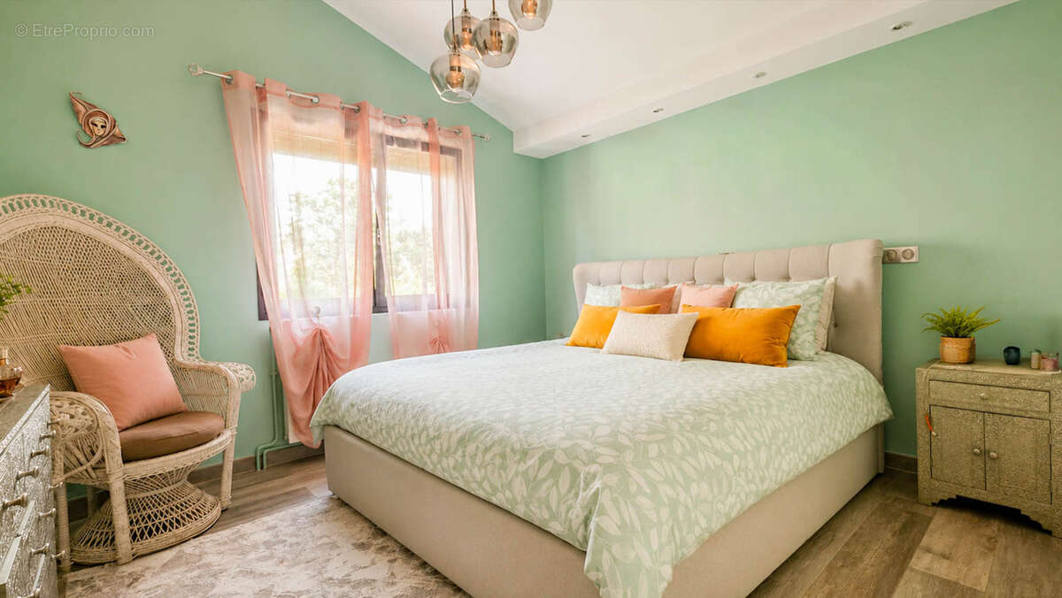 Thiais - maison contemporaine de 2017 - 160m² - sous-sol total - photo 10