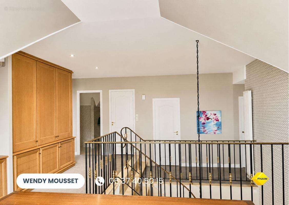 Villa proche d'un Golf  de 285 m² avec sous-sol - Aux portes de Vannes - photo 14