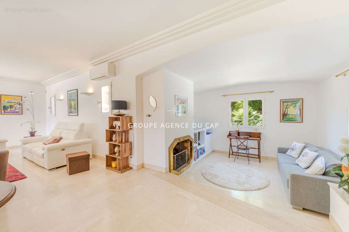 Valescure coeur des golfs villa 5 chambres de 200m² avec piscine - photo 3