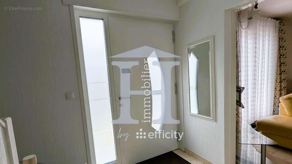 Maison à COURRIERES