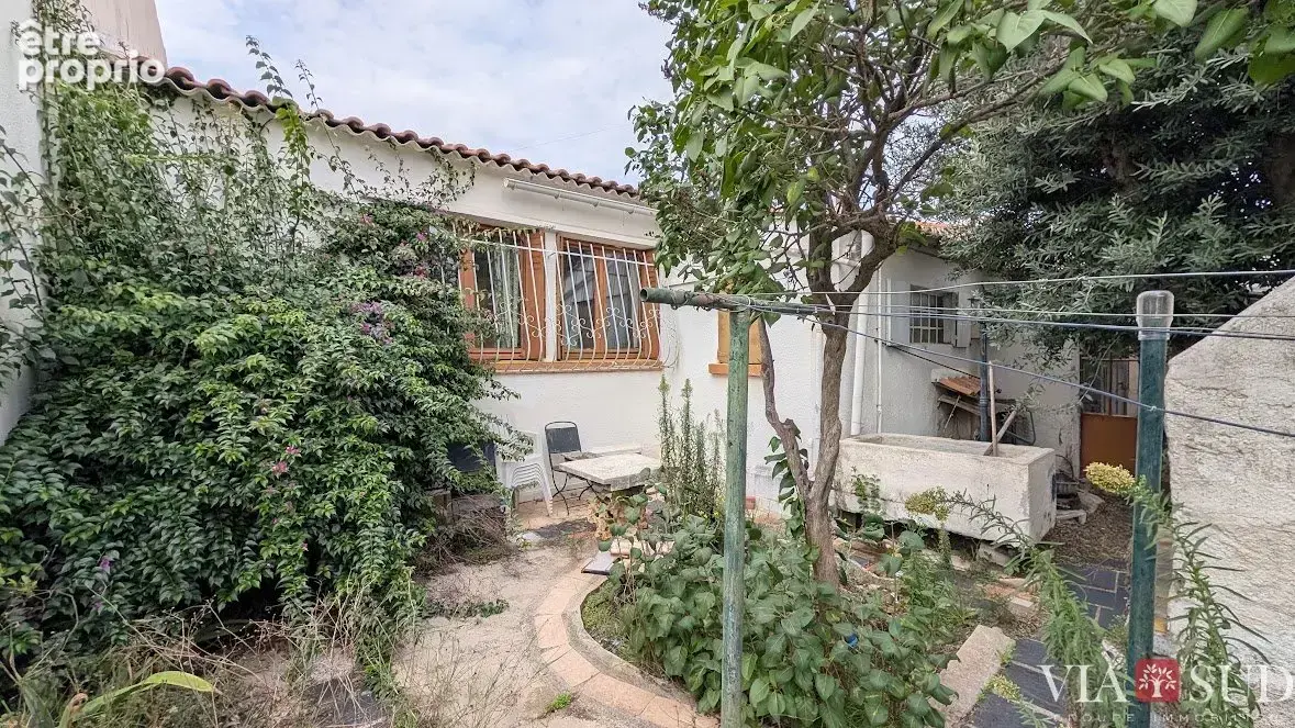 Béziers - A rénover - Maison de plain pied avec garage et jardin - photo 3