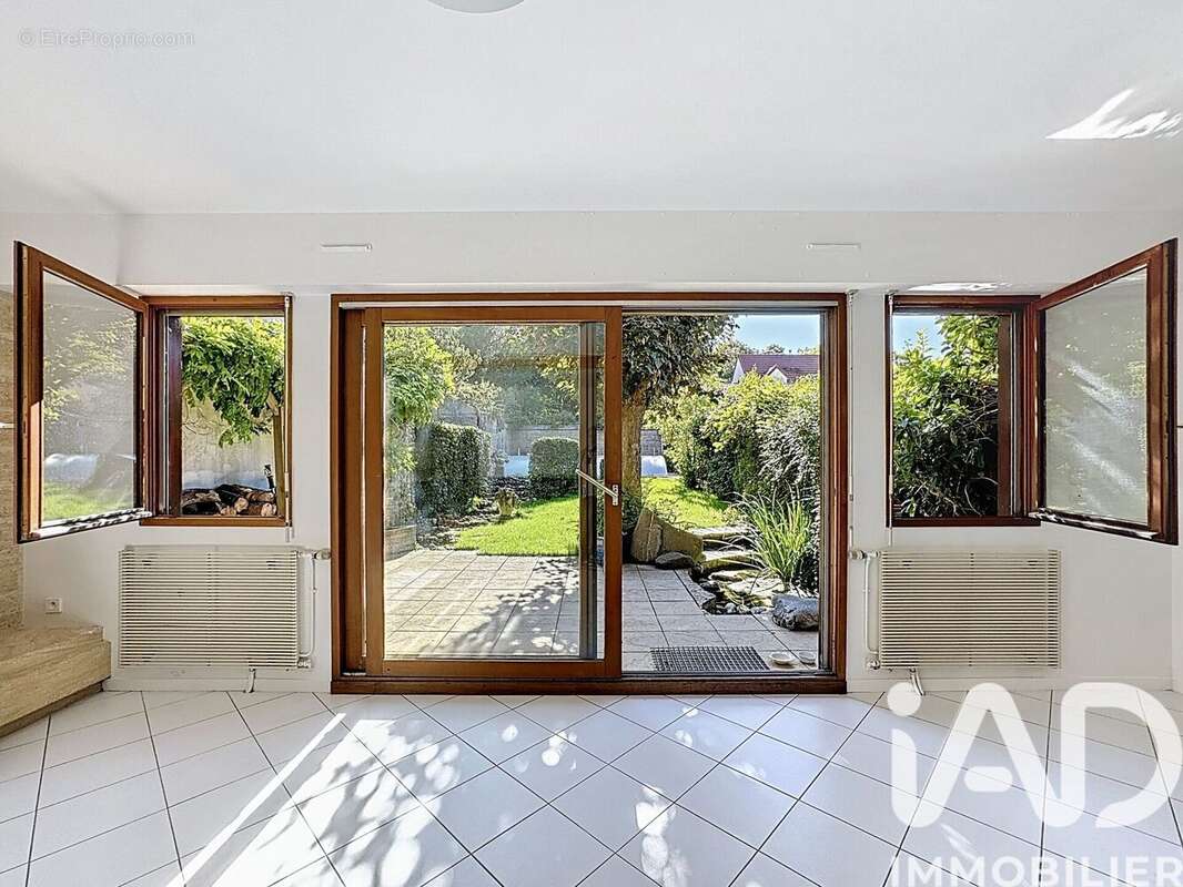 Photo 3 - Maison à VELIZY-VILLACOUBLAY