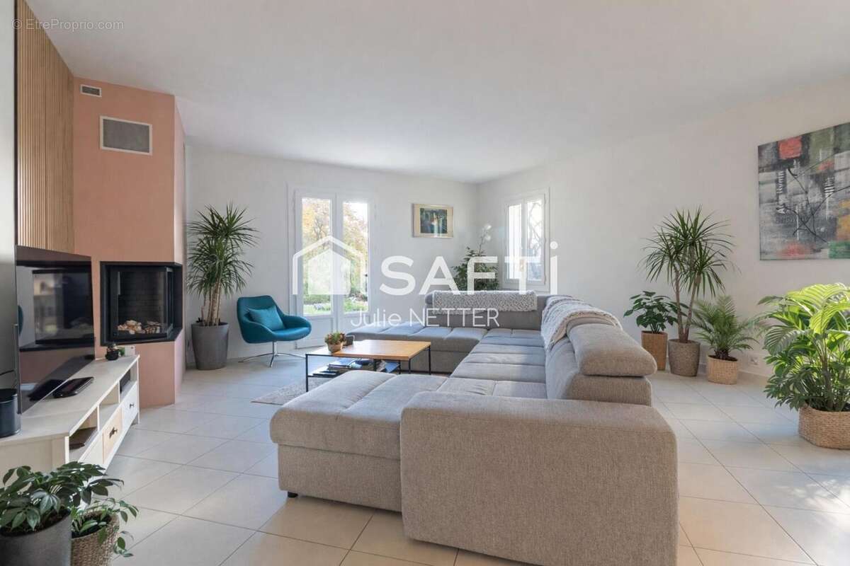 Photo 3 - Maison à ROQUEBRUNE-SUR-ARGENS