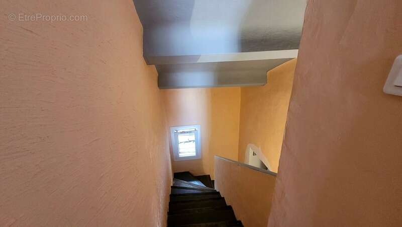 Authentique maison de village de 3 pièces avec cave voûtée et chambre à rénover_SIGONCE (04) - photo 20