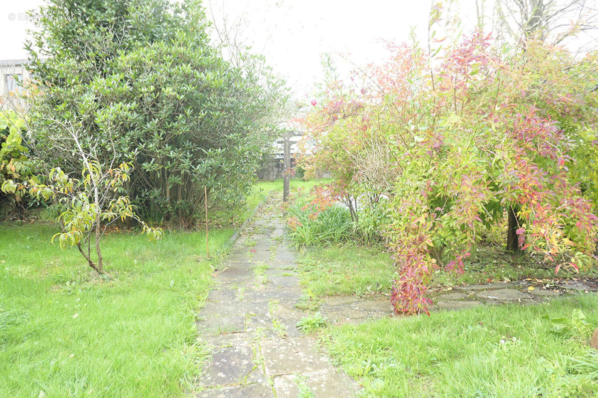 Maison à SAINT-HILAIRE-DU-HARCOUET