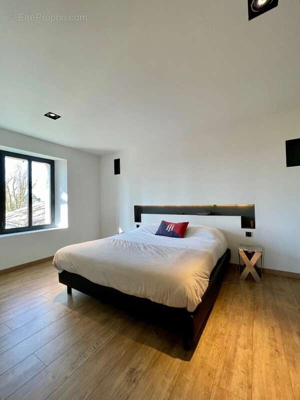 Maison à L&#039;ISLE-SUR-LA-SORGUE