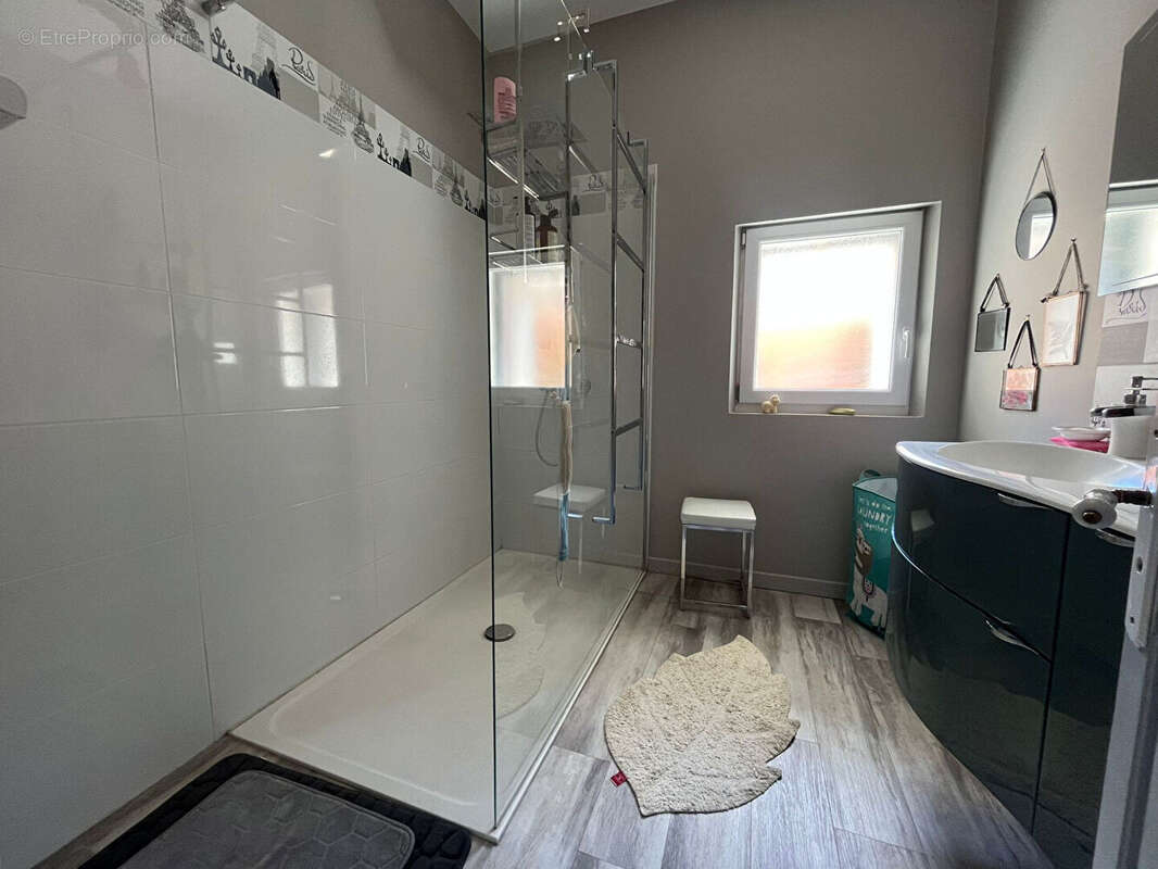 Maison de village avec piscine et 5 chambres - photo 11