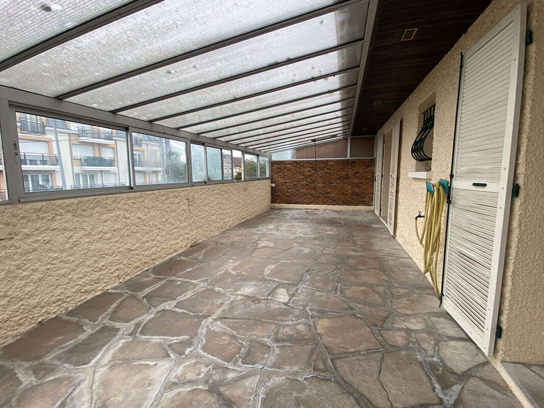 Maison à SAINTE-GENEVIEVE-DES-BOIS