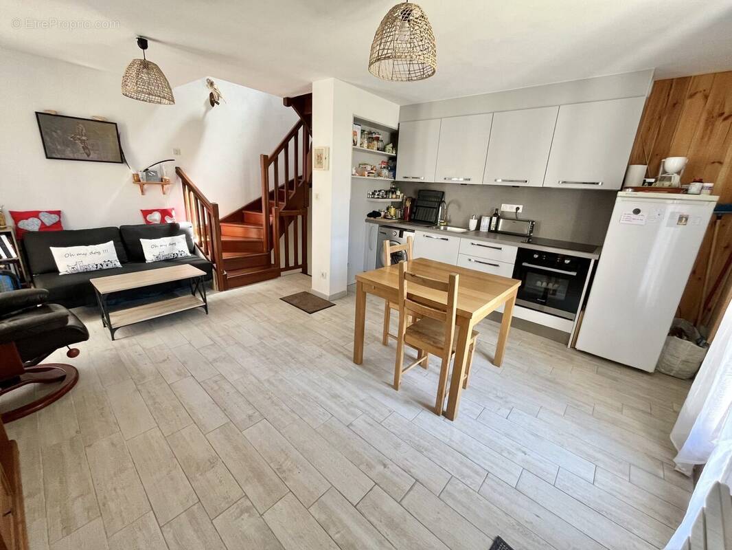 Maison à RIEUTORT-DE-RANDON