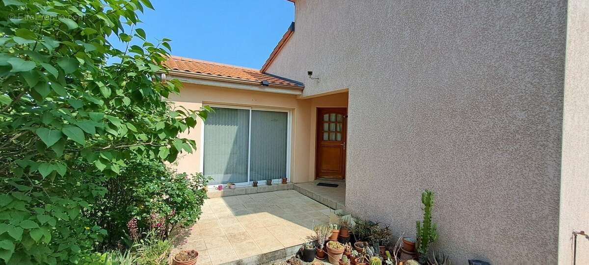 Maison à LA ROCHE-NOIRE