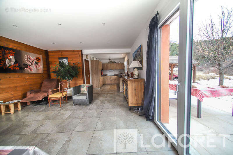 Maison à SAINT-CREPIN