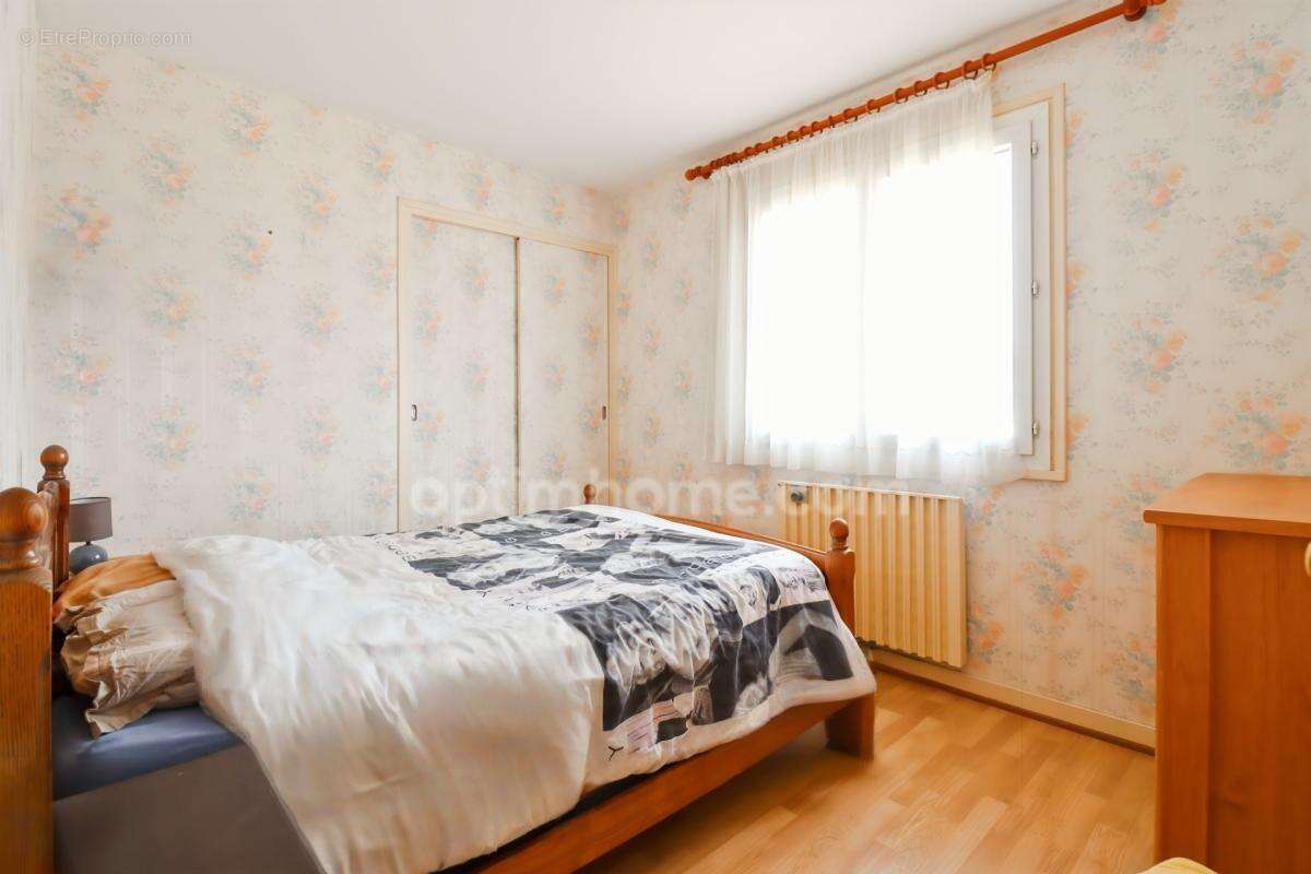 Maison Individuelle sur sous-sol de 65 m² environ - 4 pièces - 1 voir 2 Chambres - Garage -Parcelle 700 m² -MAGNAC LAVAL (87) - photo 11