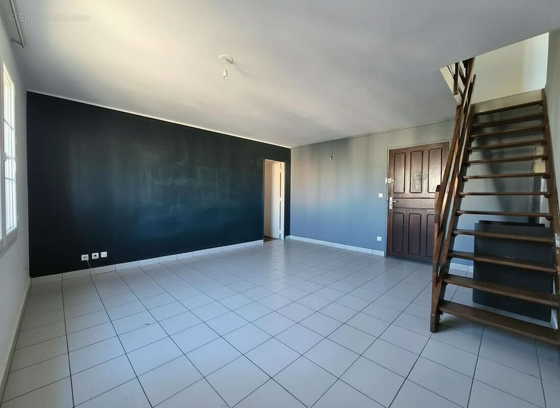 Appartement 71 m² à Le Port  - photo 4
