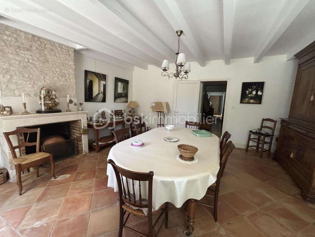 Maison à MAUZE-SUR-LE-MIGNON