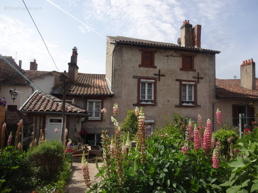 Maison à BELLAC