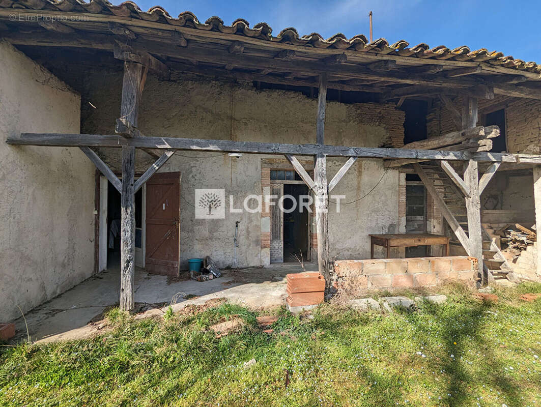 Maison à SAINT-NAZAIRE-DE-VALENTANE