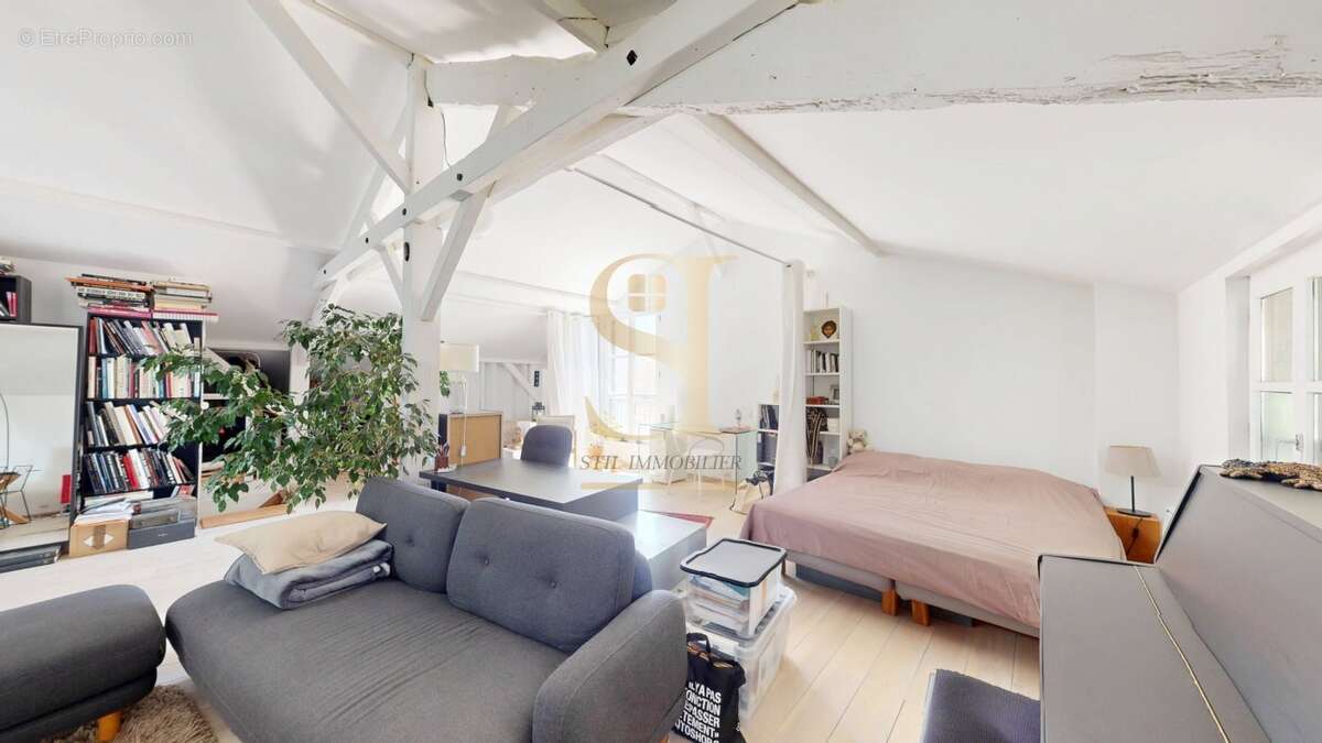 Appartement à COMBS-LA-VILLE