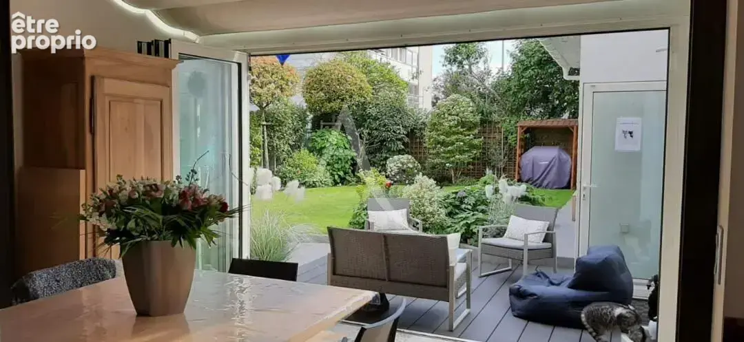 Maison à SURESNES