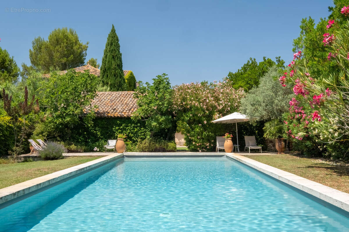 Maison à PERNES-LES-FONTAINES