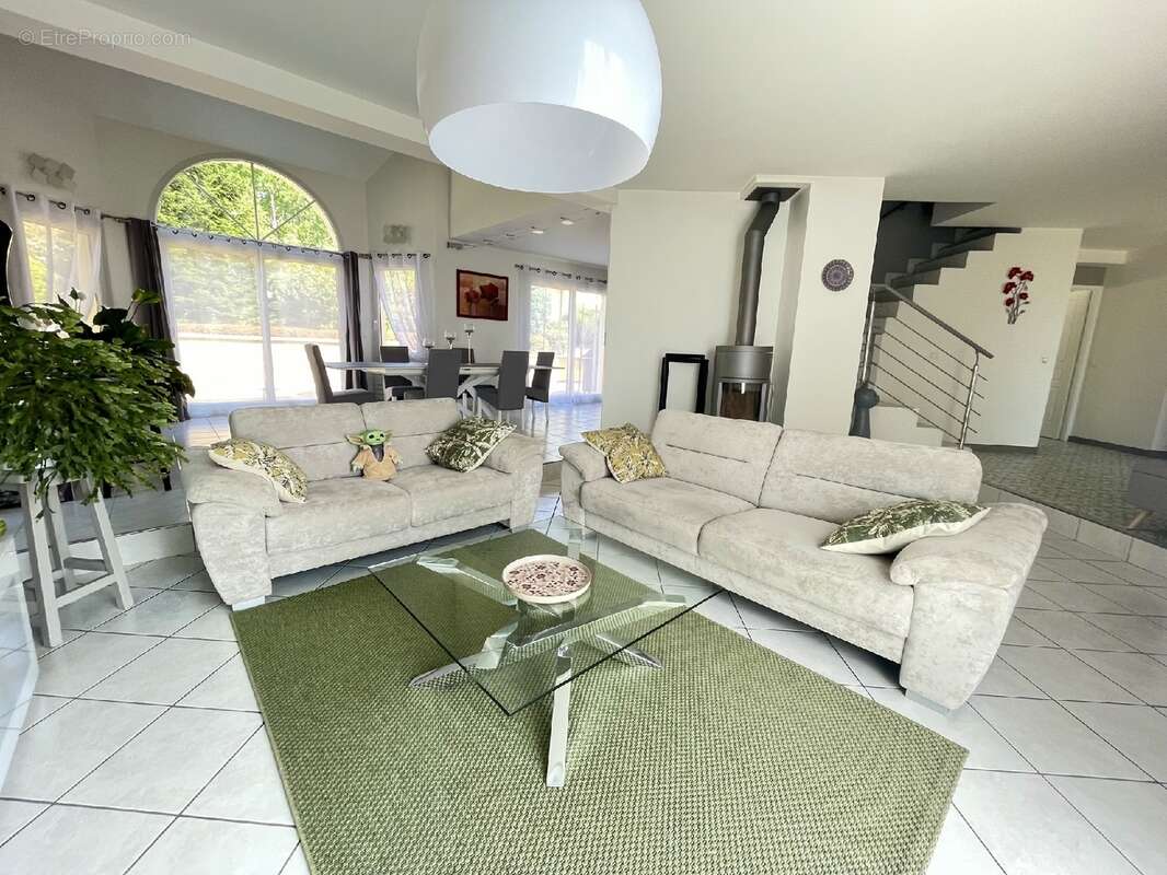 Maison 203 m² à Milly-La-Foret  - photo 2
