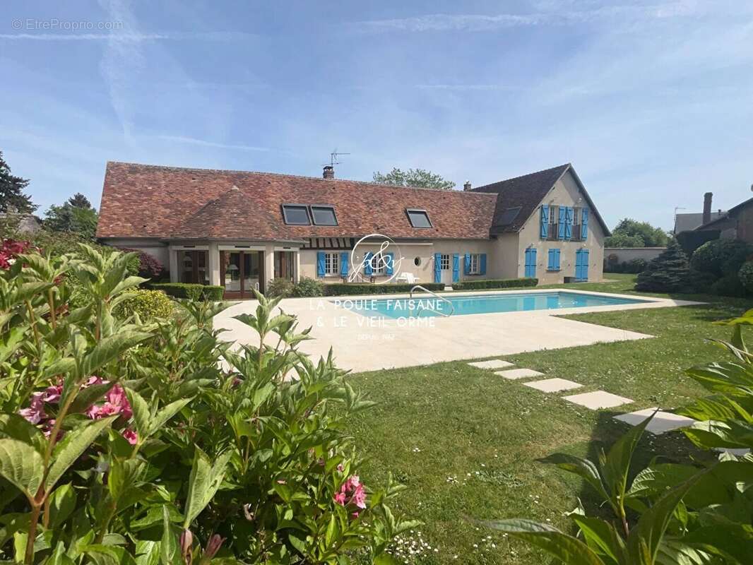 Maison à HOUDAN