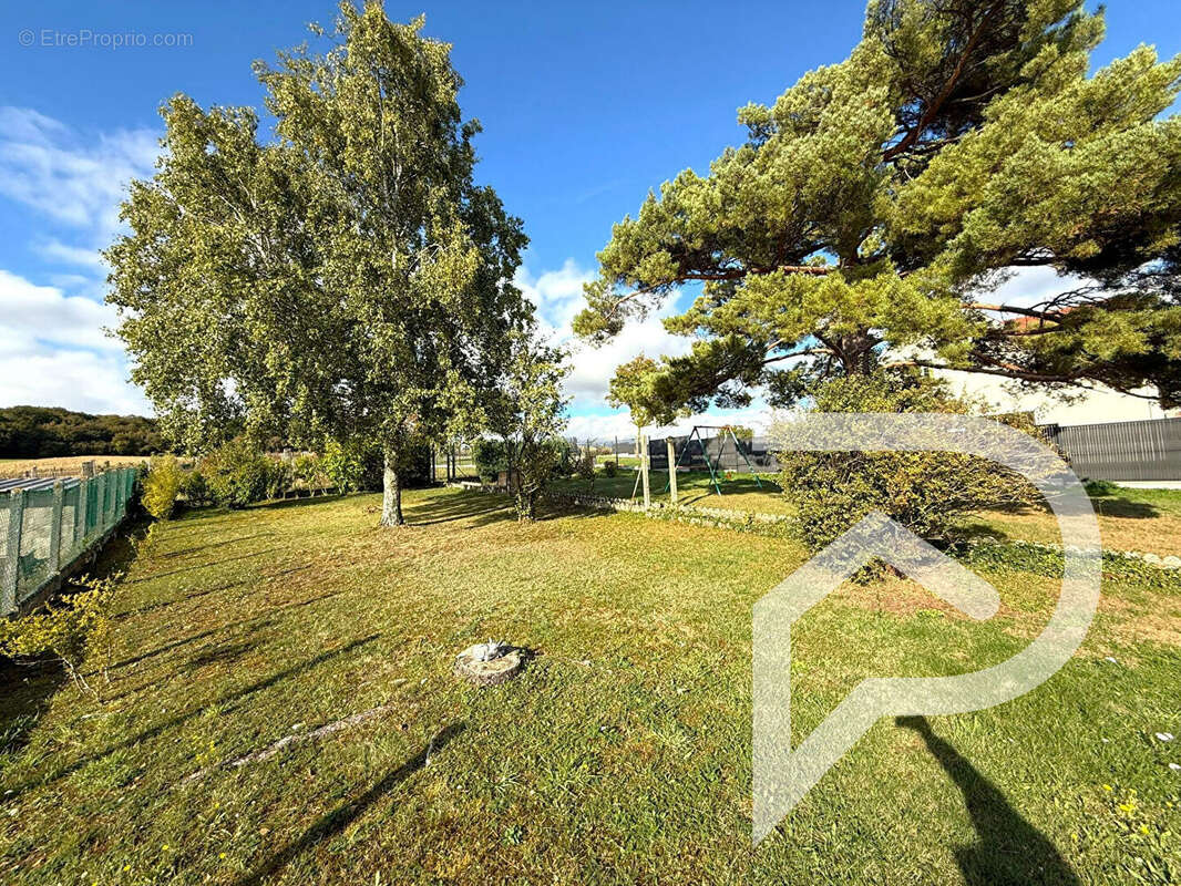 Maison à SAINT-AUBIN-SOUS-ERQUERY