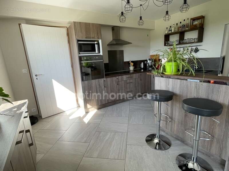 Maison à SAINT-ETIENNE-DE-FURSAC