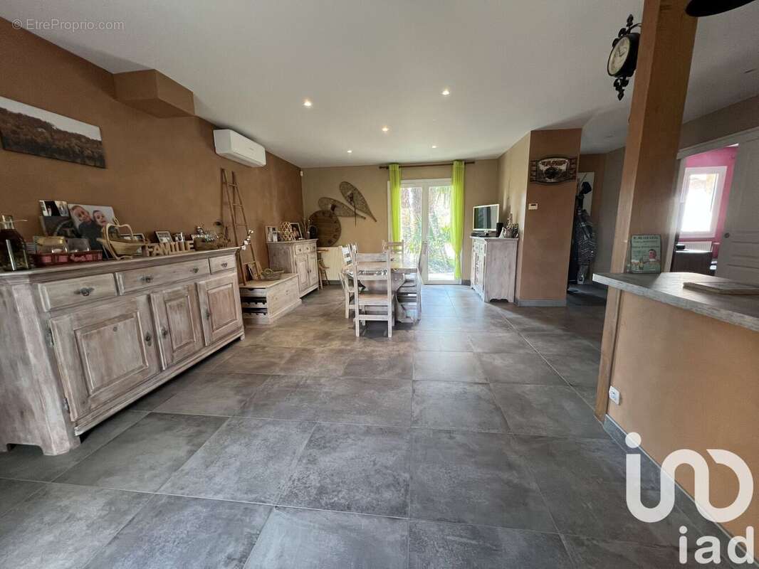 Photo 3 - Maison à ARS-SUR-FORMANS