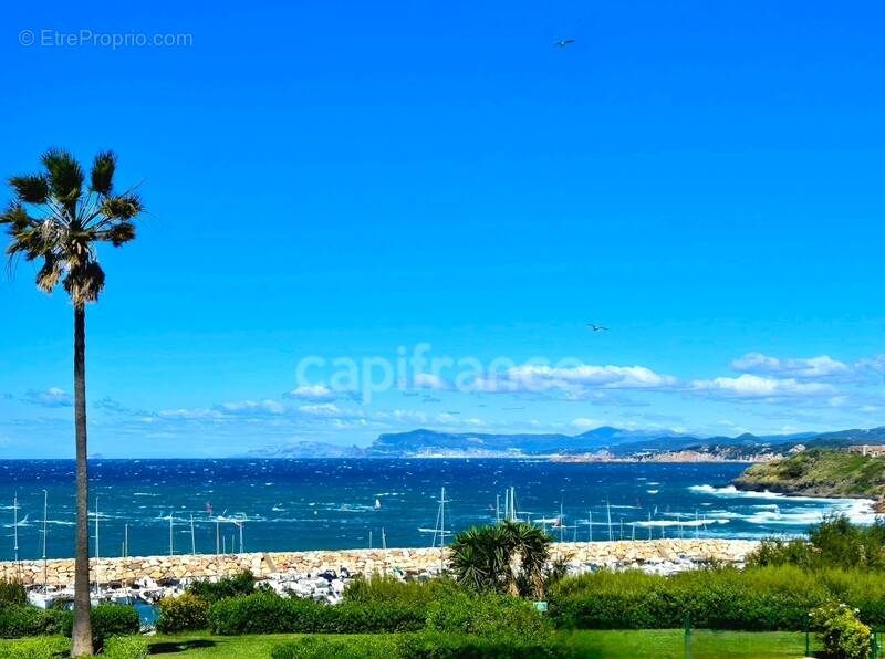 Appartement à SIX-FOURS-LES-PLAGES