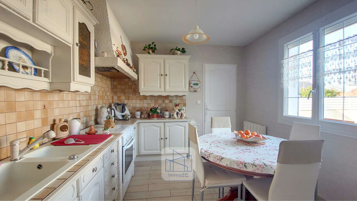 Maison à SAINTE-LUCE-SUR-LOIRE