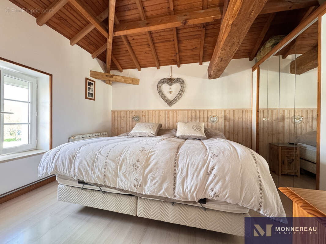 Maison à BAIGNES-SAINTE-RADEGONDE