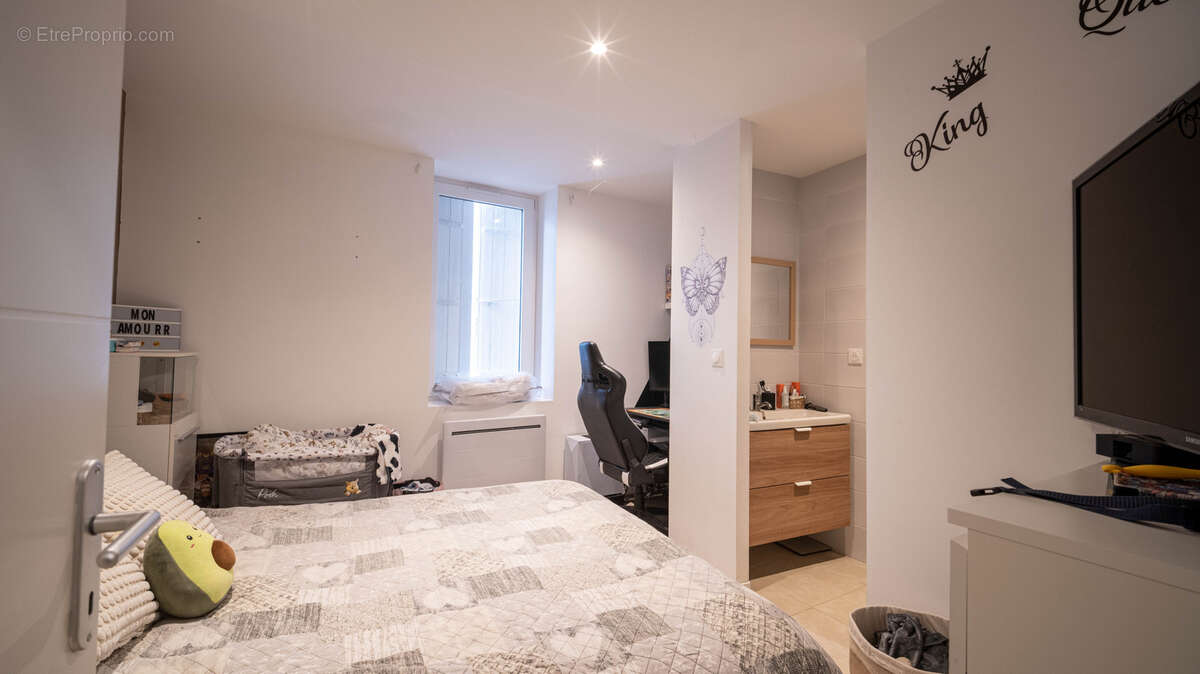 Maison à MONTELIMAR