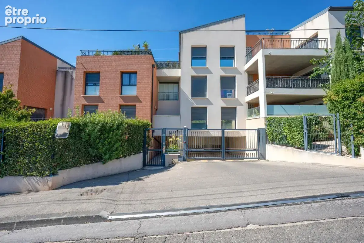 T3 avec jardin & vue mer + double garage fermée - L'Estaque - photo 17